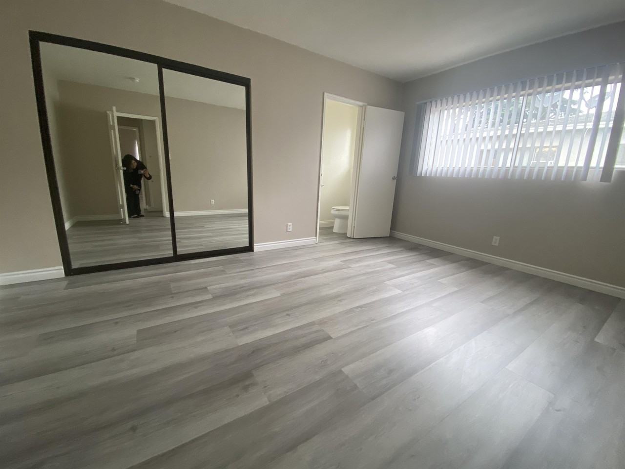 GHWI Investment Inc / 501 N Chapel Ave / Saida - Photo 5 of 7