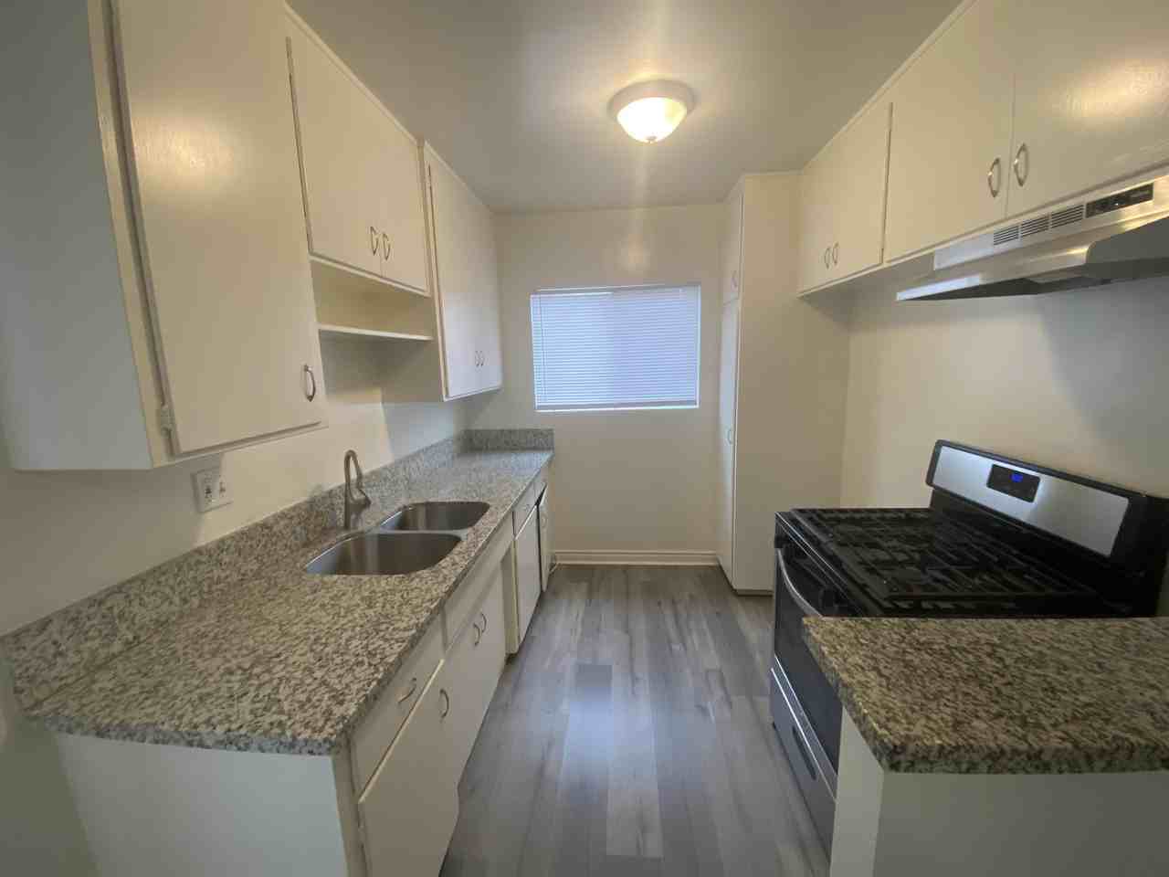 GHWI Investment Inc / 501 N Chapel Ave / Saida - Photo 6 of 7