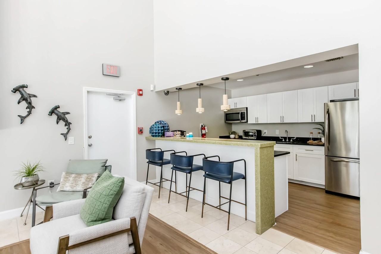 Solana Vista Apartments - Photo 6 of 50
