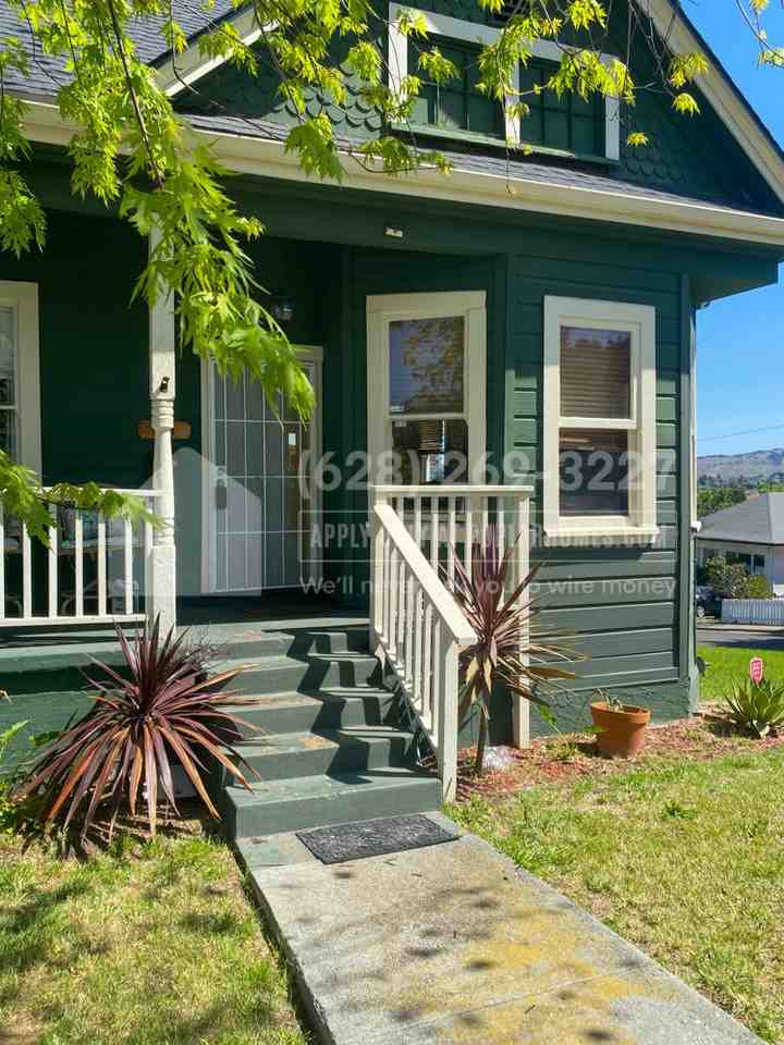 244 Louisiana St - Photo 2 of 31