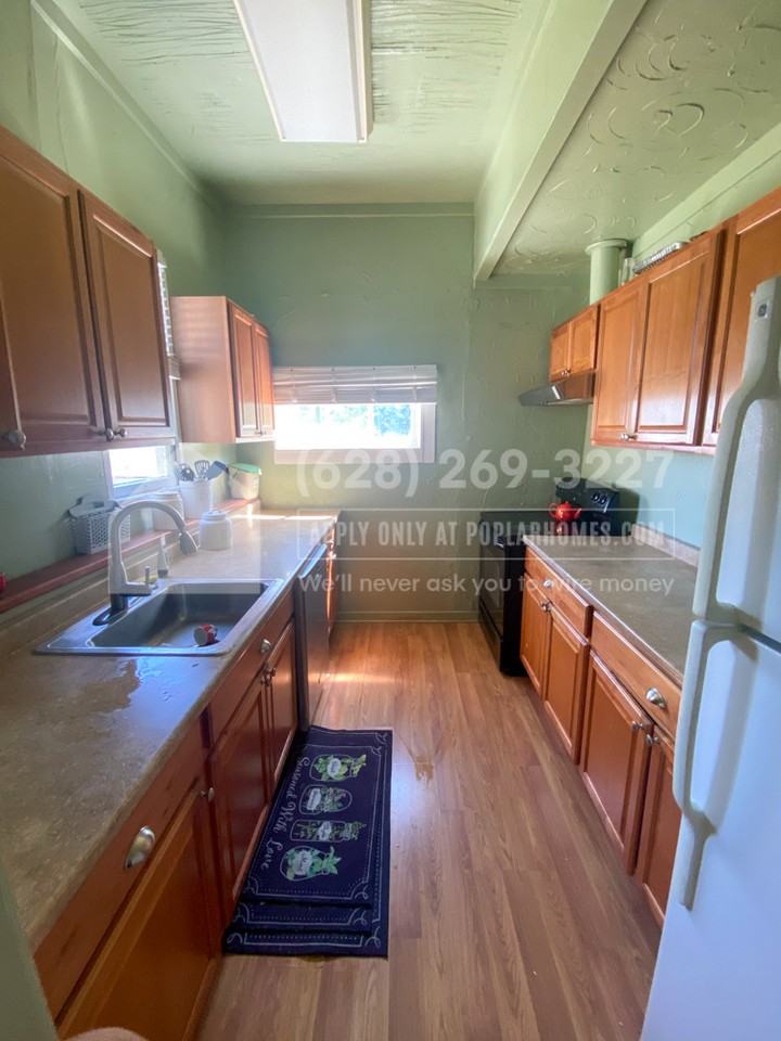 244 Louisiana St - Photo 3 of 31