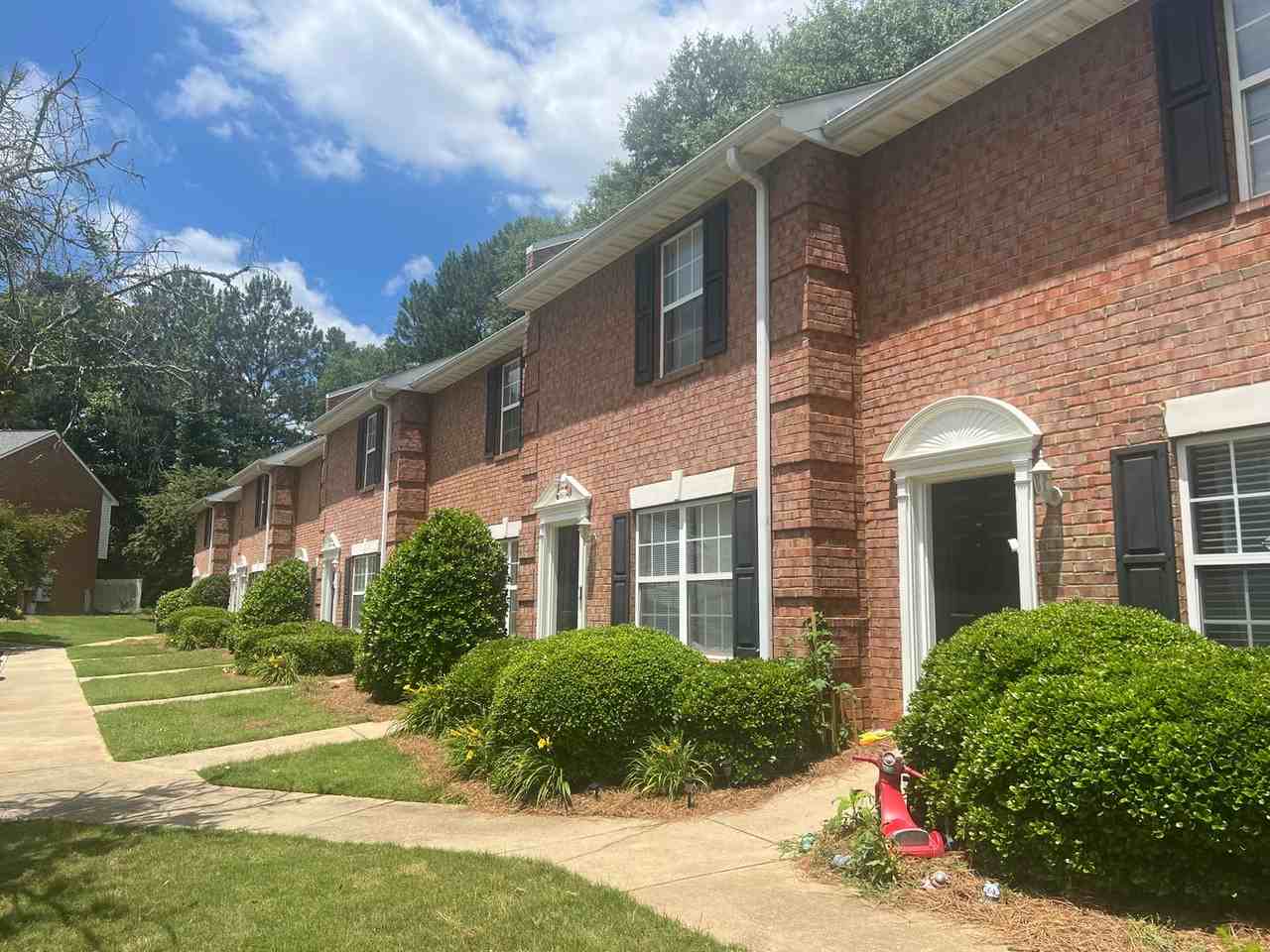 Royal Oaks - Photo 7 of 40