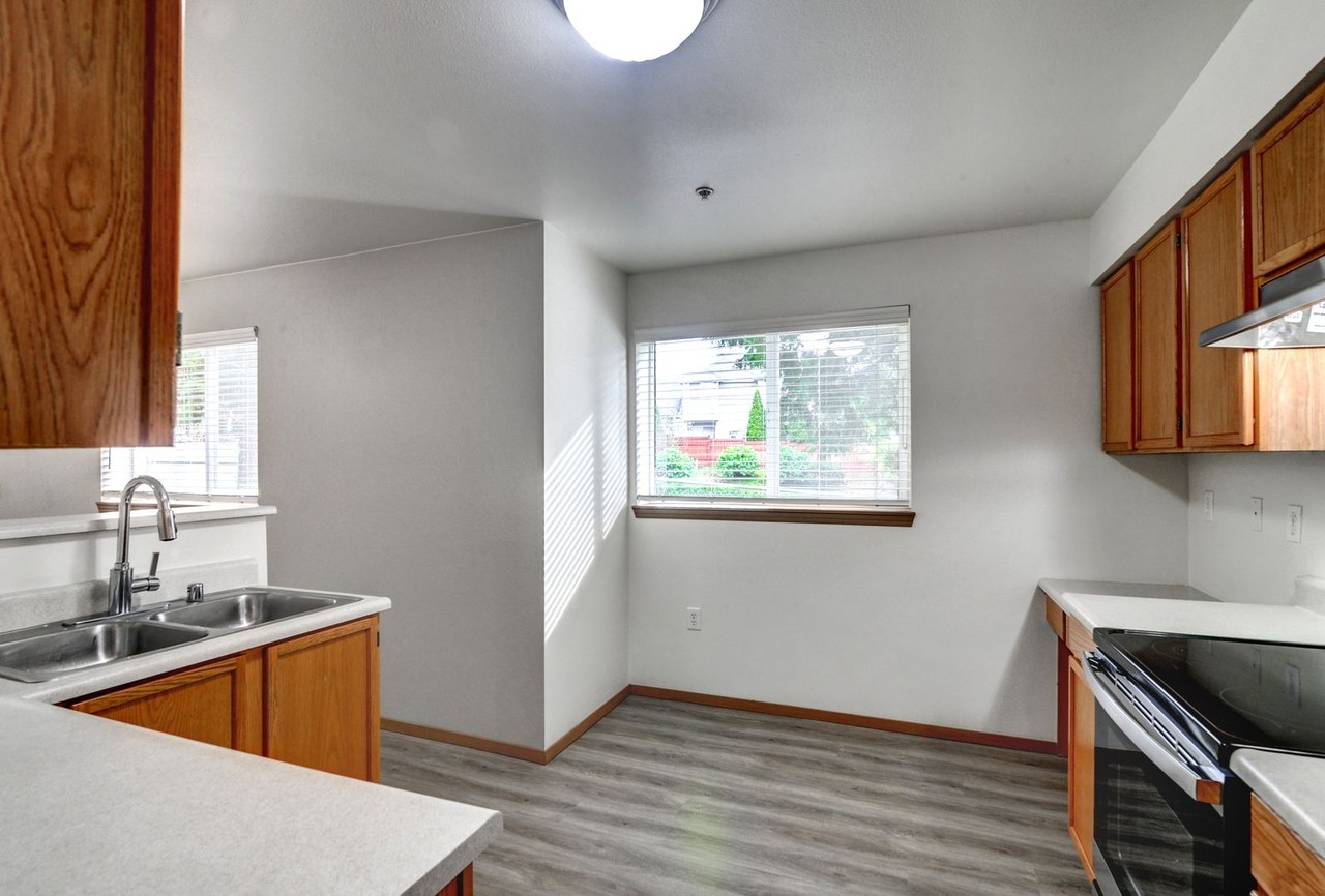 Bright, large end unit 2X2 READY NOW! Cozy gas fireplace!  Free Rent move in special, call today for a tour! - Photo 2 of 50