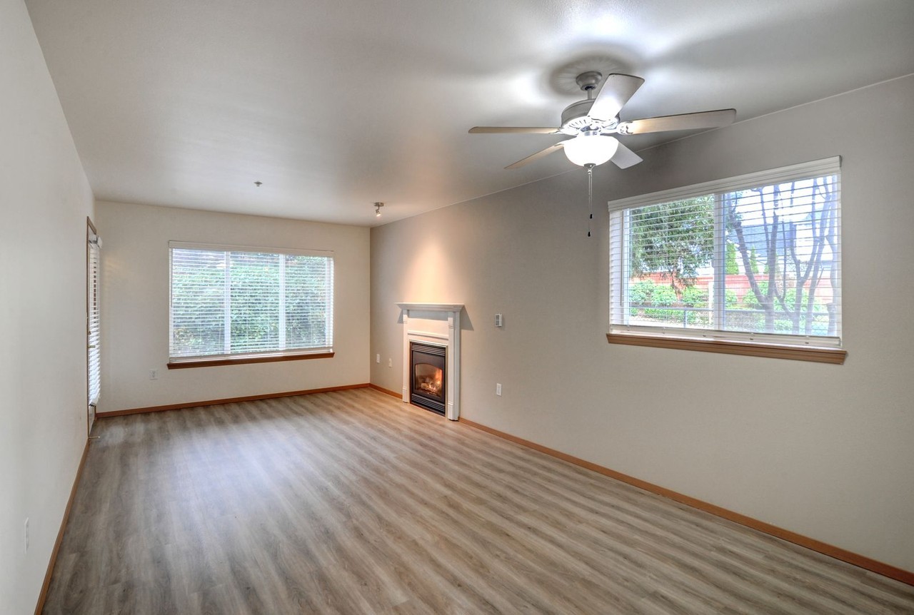 Bright, large end unit 2X2 READY NOW! Cozy gas fireplace!  Free Rent move in special, call today for a tour! - Photo 3 of 50