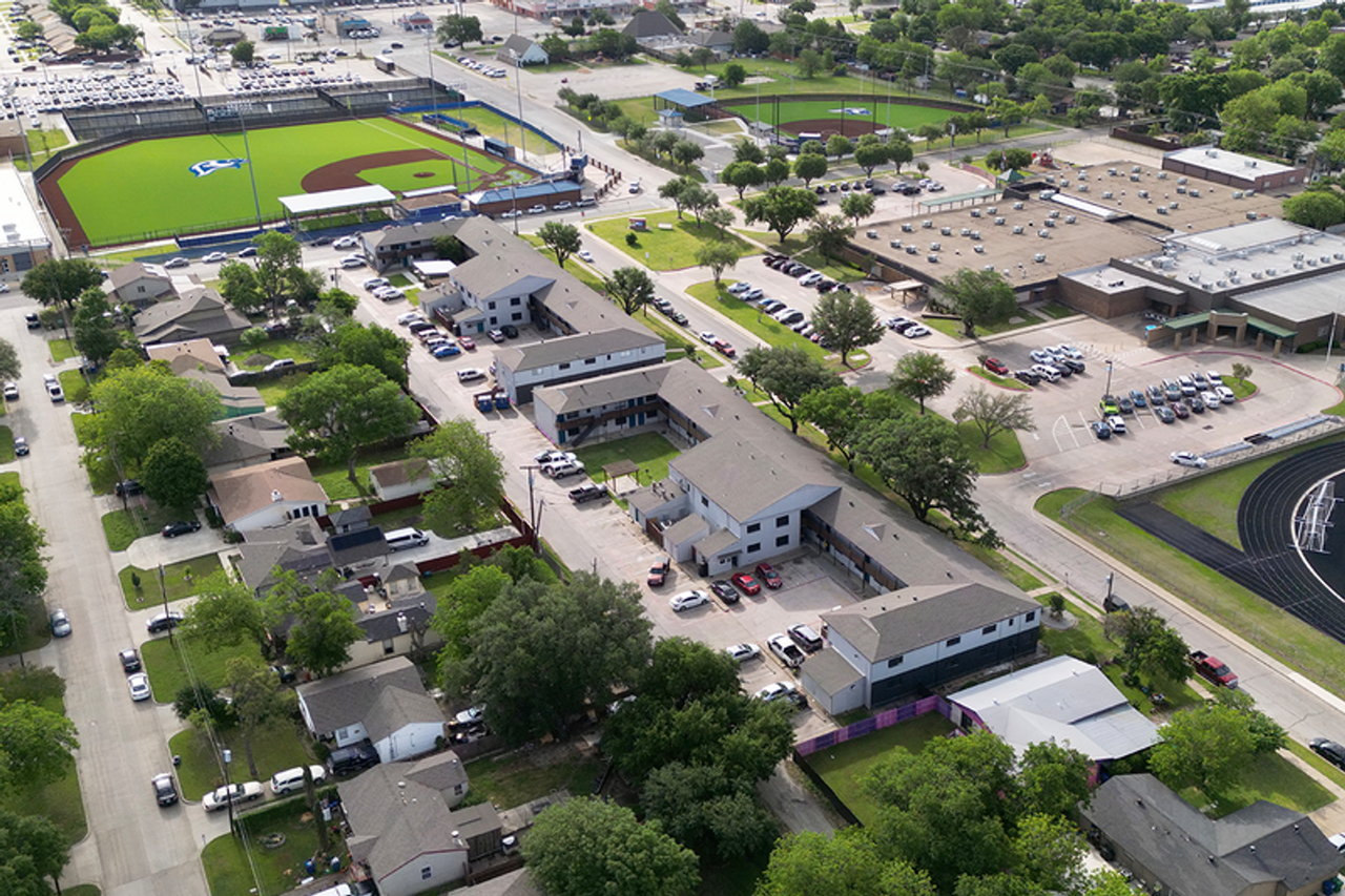 1809 on Cox Apartments - Photo 4 of 10