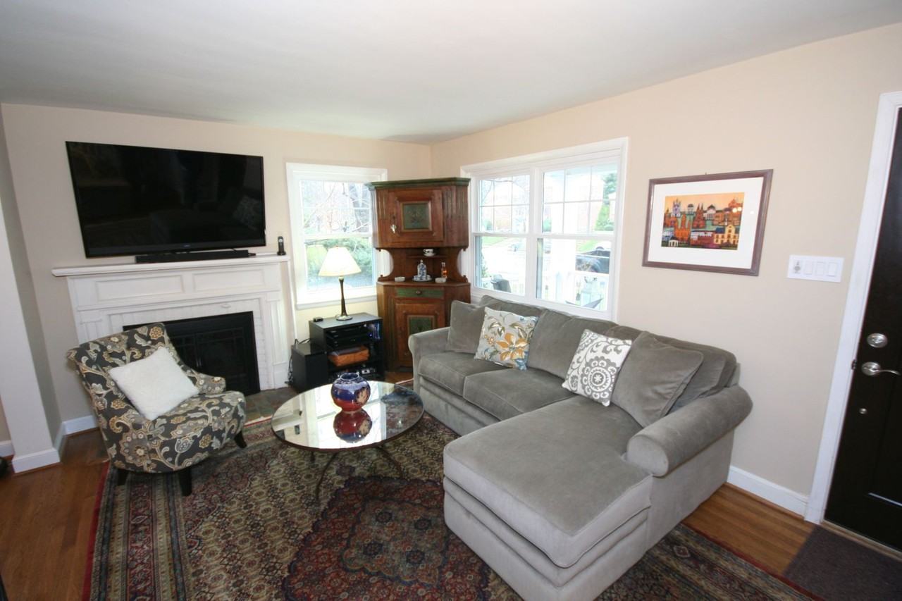 2626 N Quantico St - Photo 2 of 13