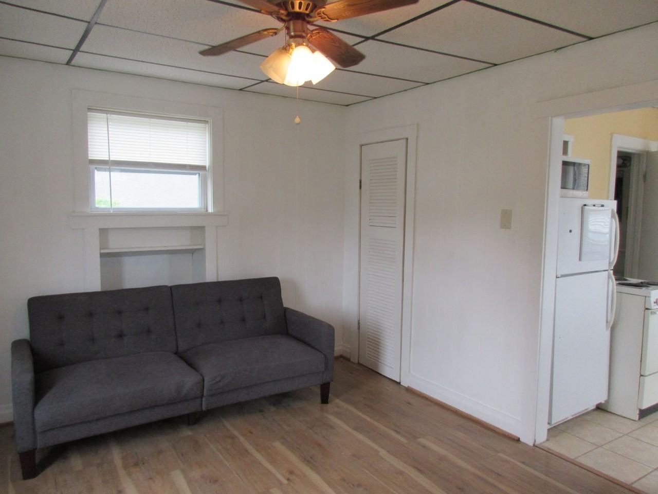 2604 1/2 14th Avenue - Photo 2 of 4