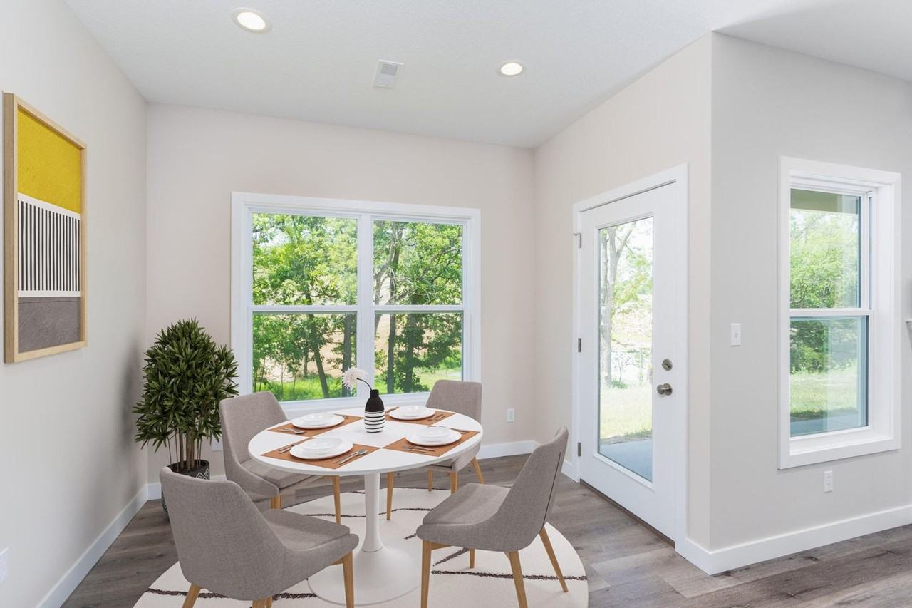 1121 Stonehaven Dr - Photo 5 of 24