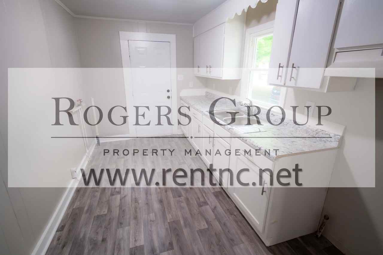 828 State St - Photo 2 of 9