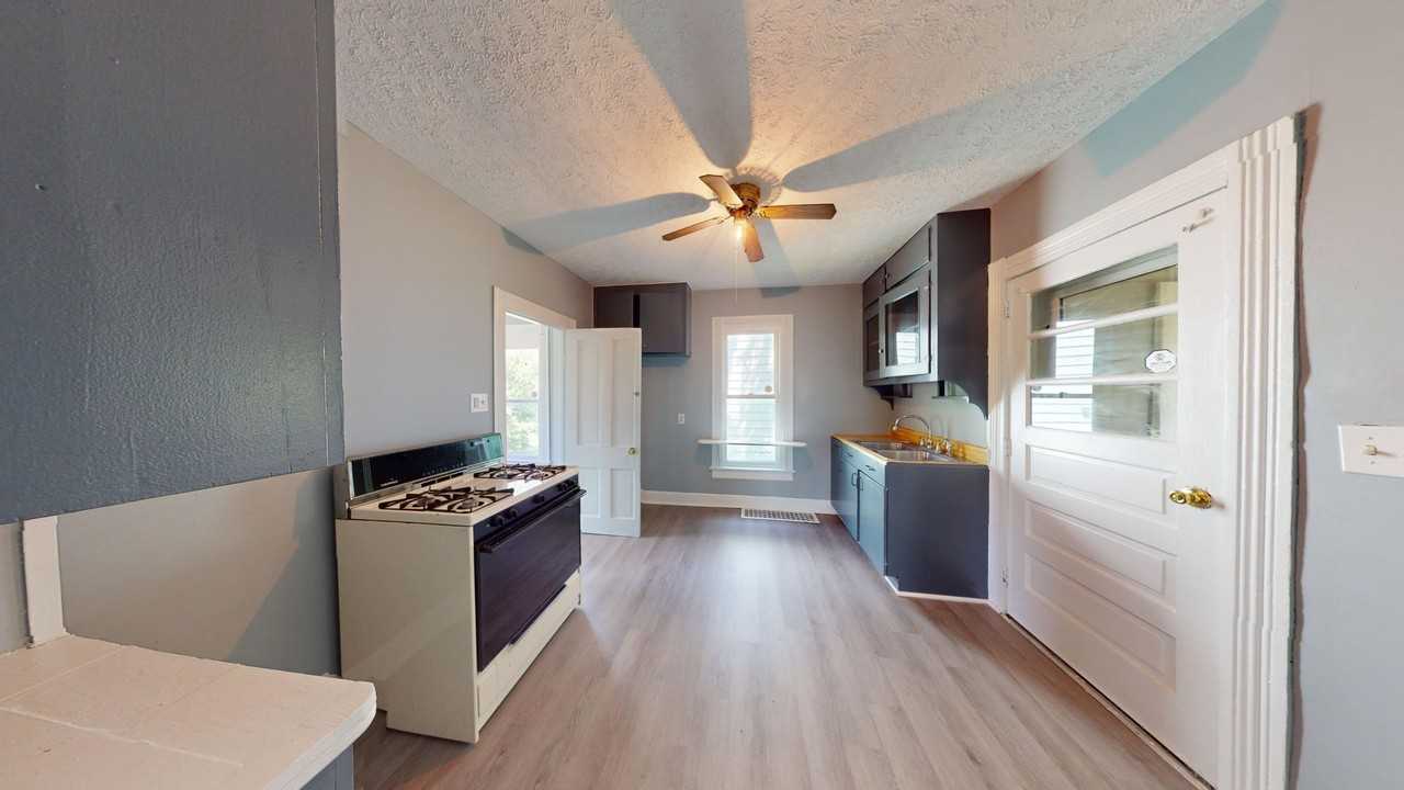 516 Daisy St - Photo 5 of 11