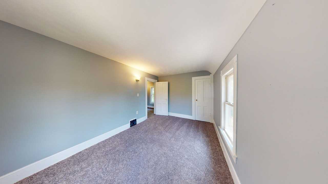 516 Daisy St - Photo 7 of 11