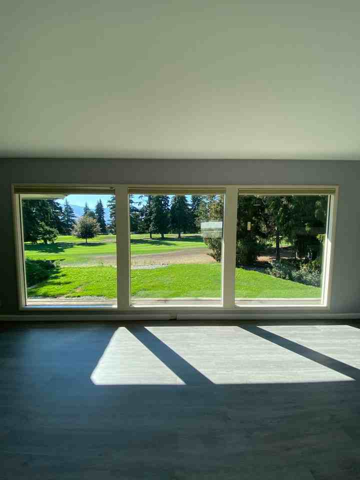 1530 Eastmont Ave - Photo 4 of 23