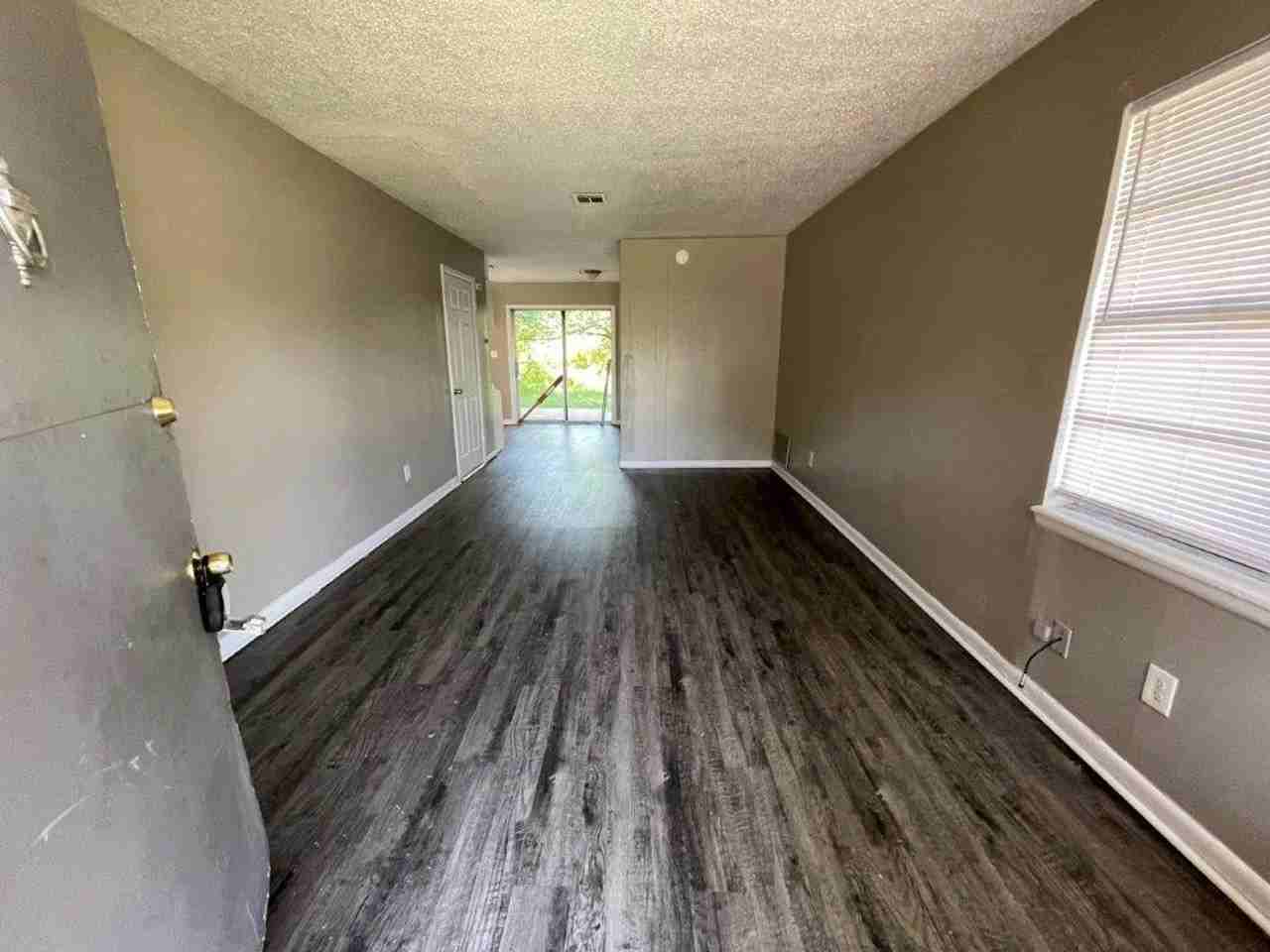 2725 Sw 61st St - Photo 7 of 13