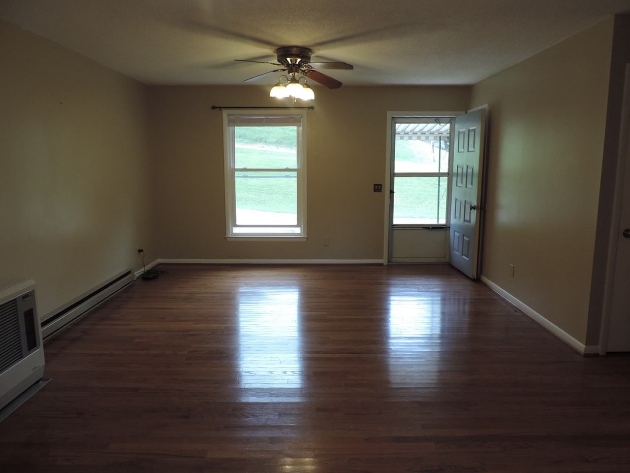 313 Mcconnell St - Photo 3 of 23