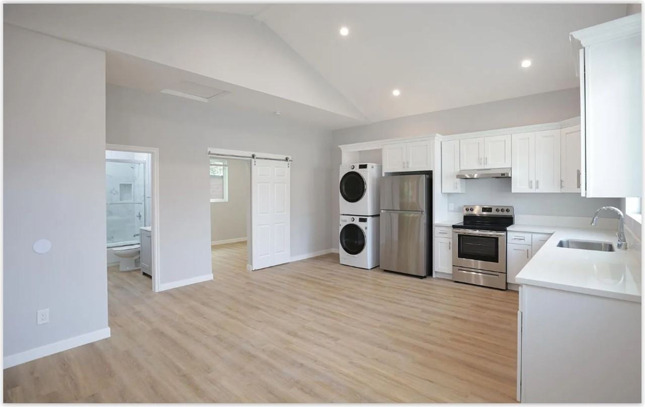 369 N Waverly St - Photo 6 of 15