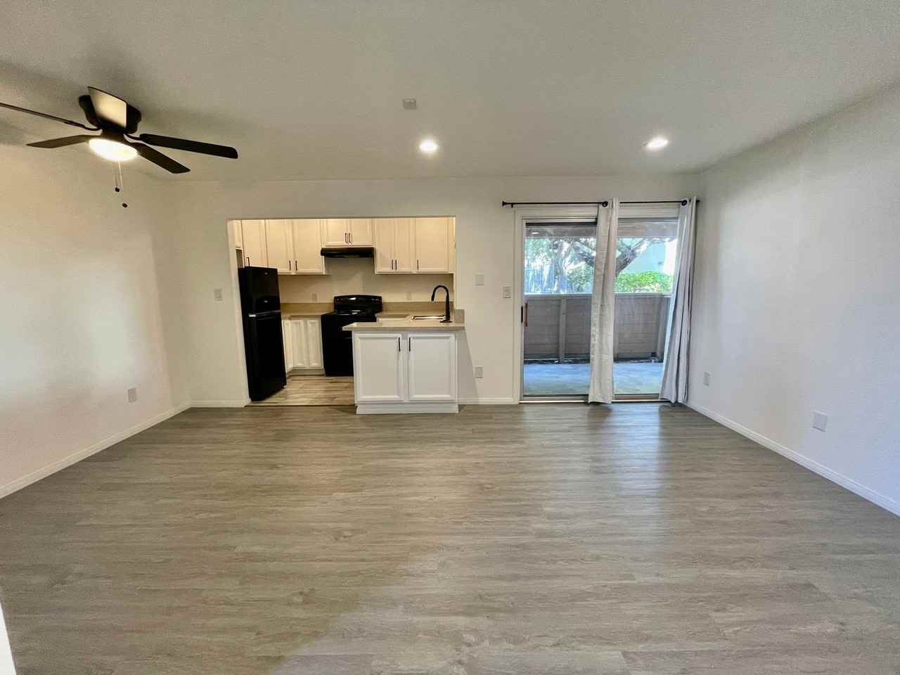 3250 Ashford St #I - Photo 4 of 17