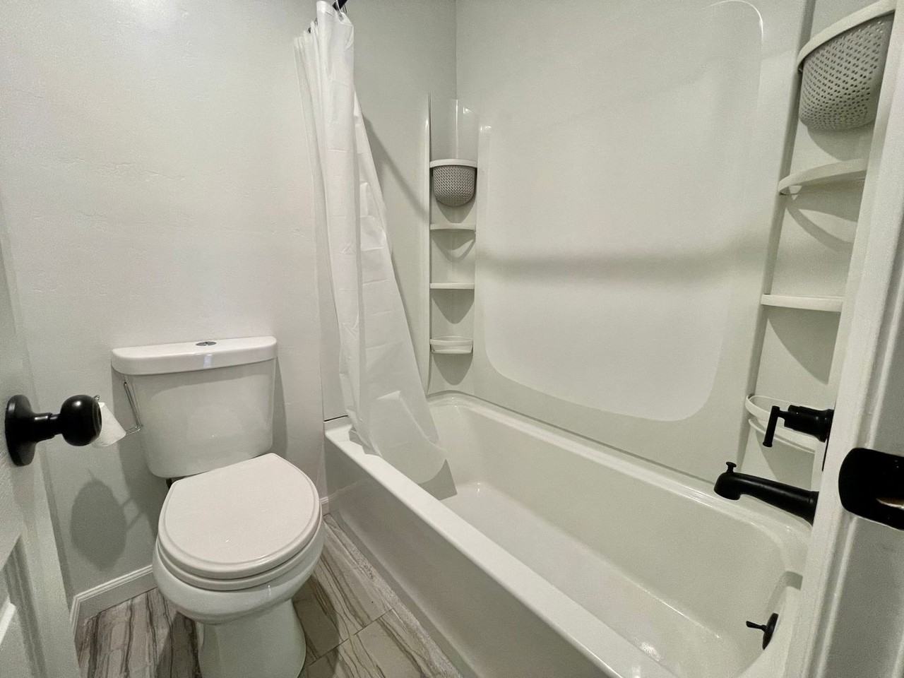 3250 Ashford St #I - Photo 7 of 17
