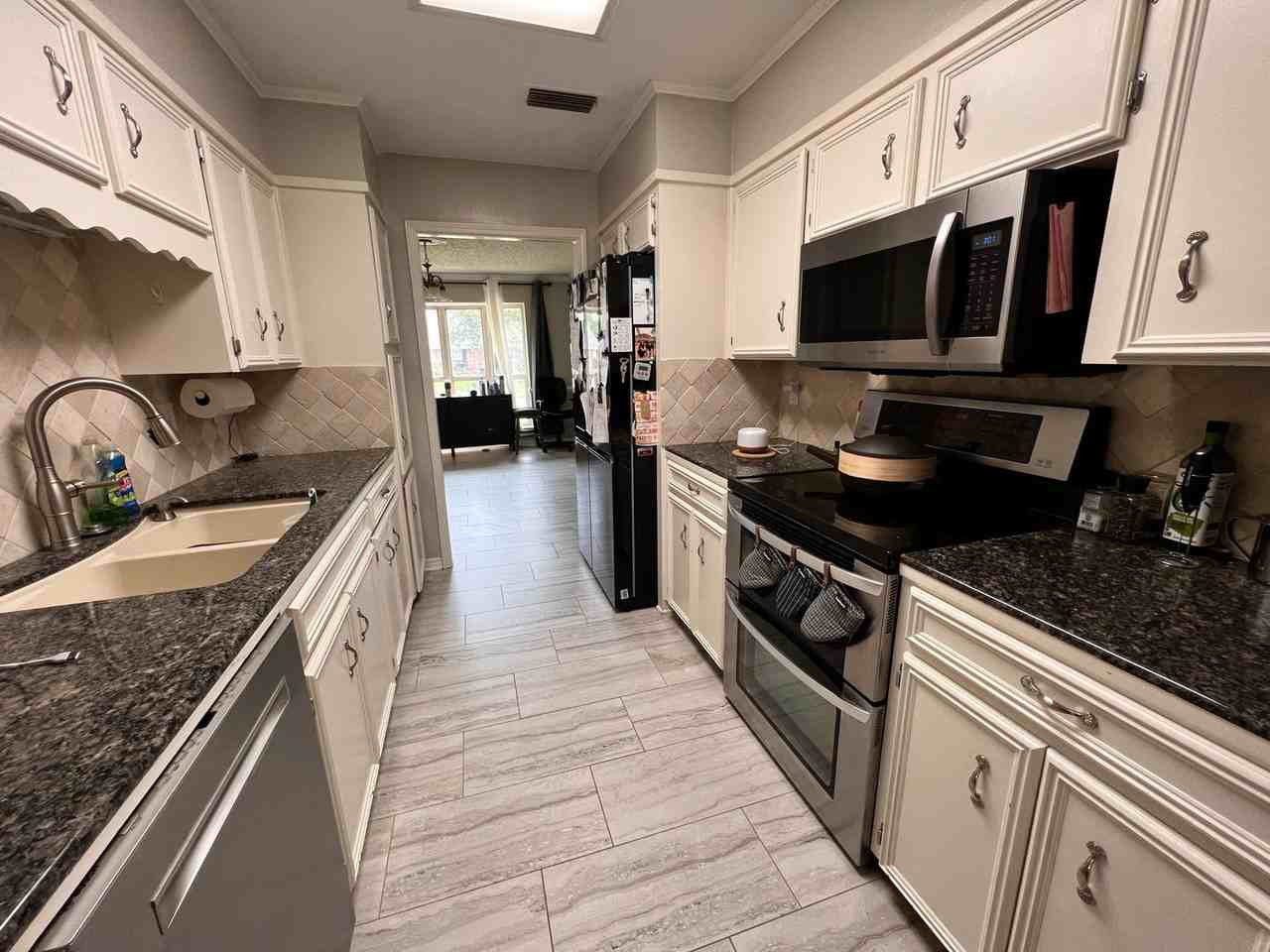 7642 Chesapeake Dr - Photo 3 of 14