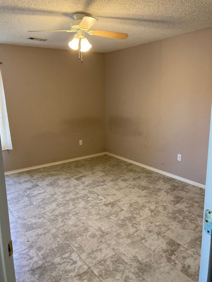 4694 W Dover St - Photo 7 of 31