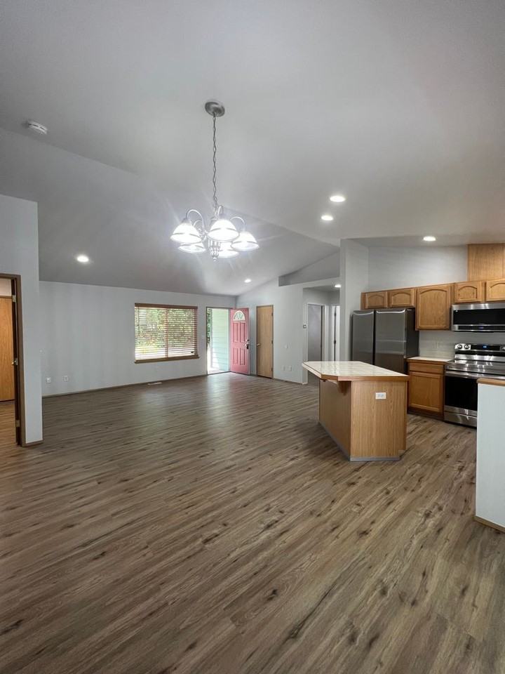 1108 Brentwood Dr - Photo 3 of 28