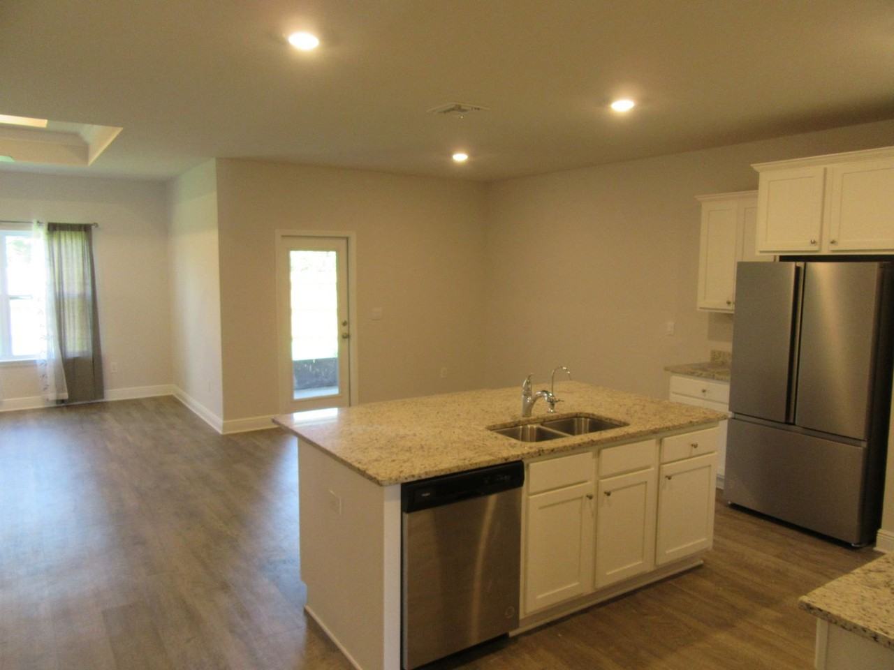 1212 Conolly Blvd - Photo 2 of 21