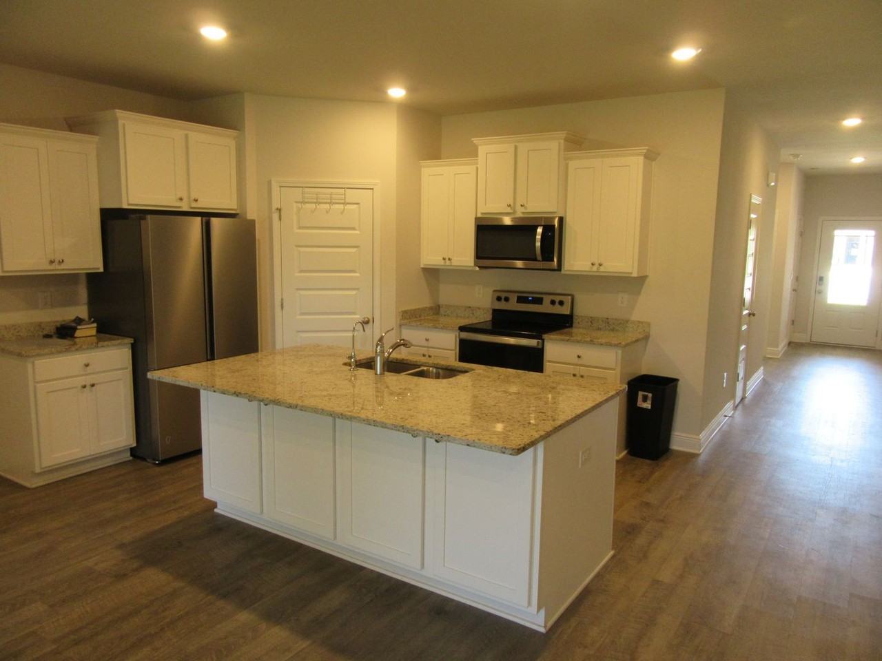 1212 Conolly Blvd - Photo 3 of 21
