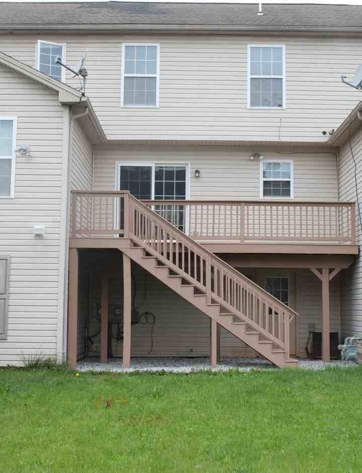 450 Fisher Dr - Photo 2 of 15