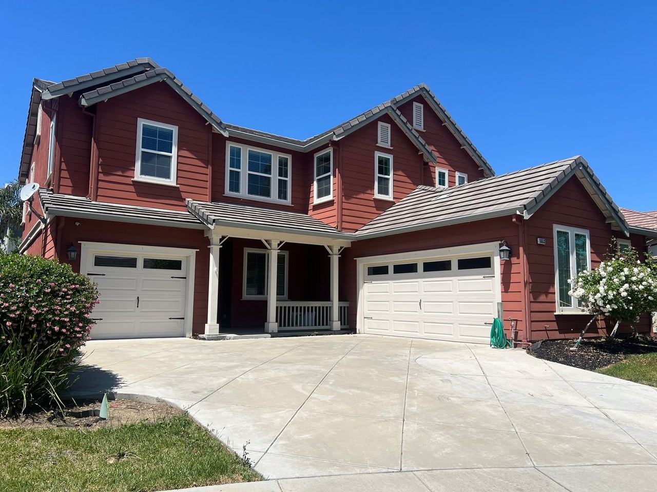 1653 Bedford Ct - Photo 2 of 17