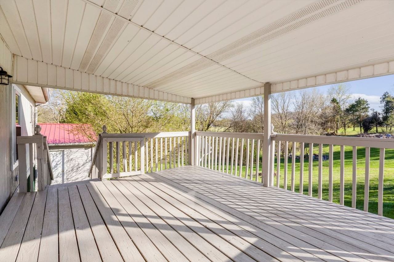 31 Richardson Rd - Photo 2 of 10