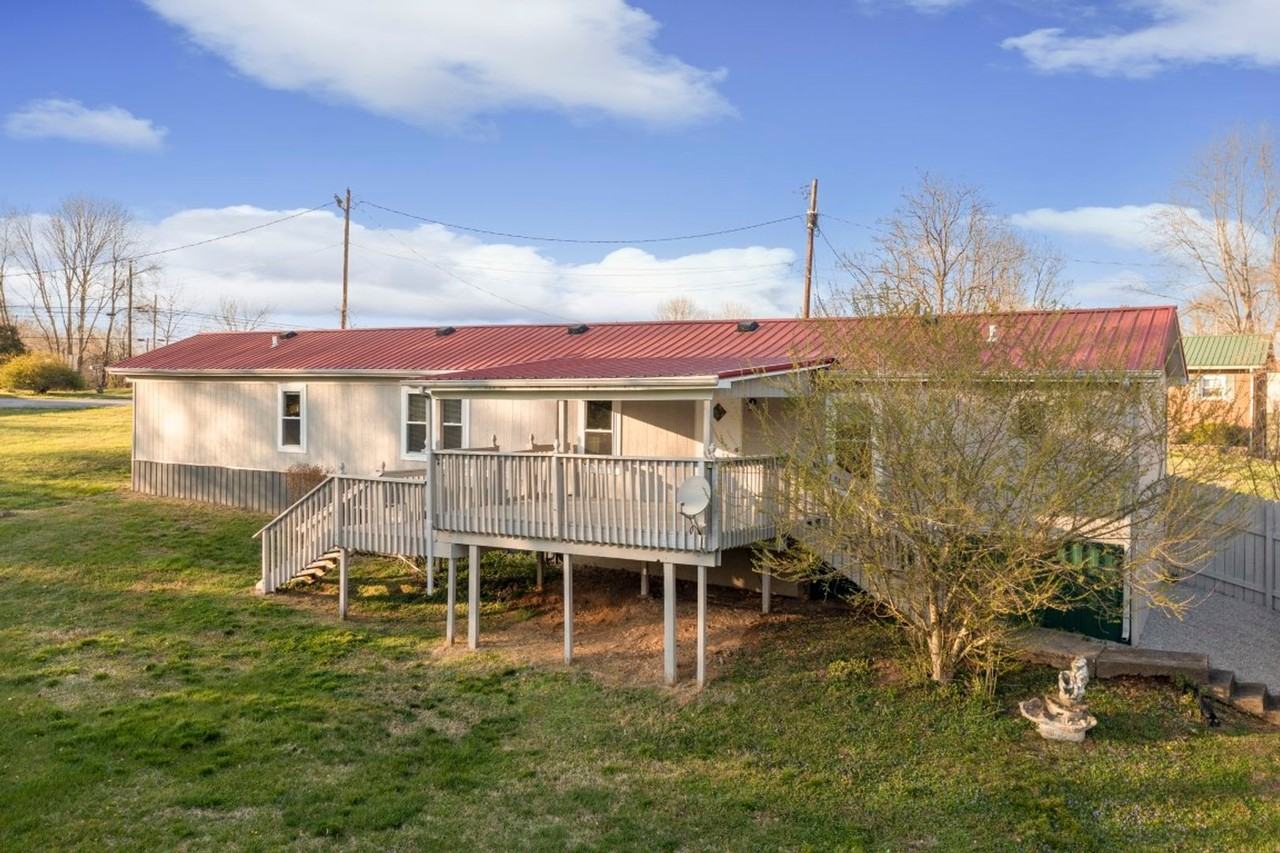 31 Richardson Rd - Photo 3 of 10