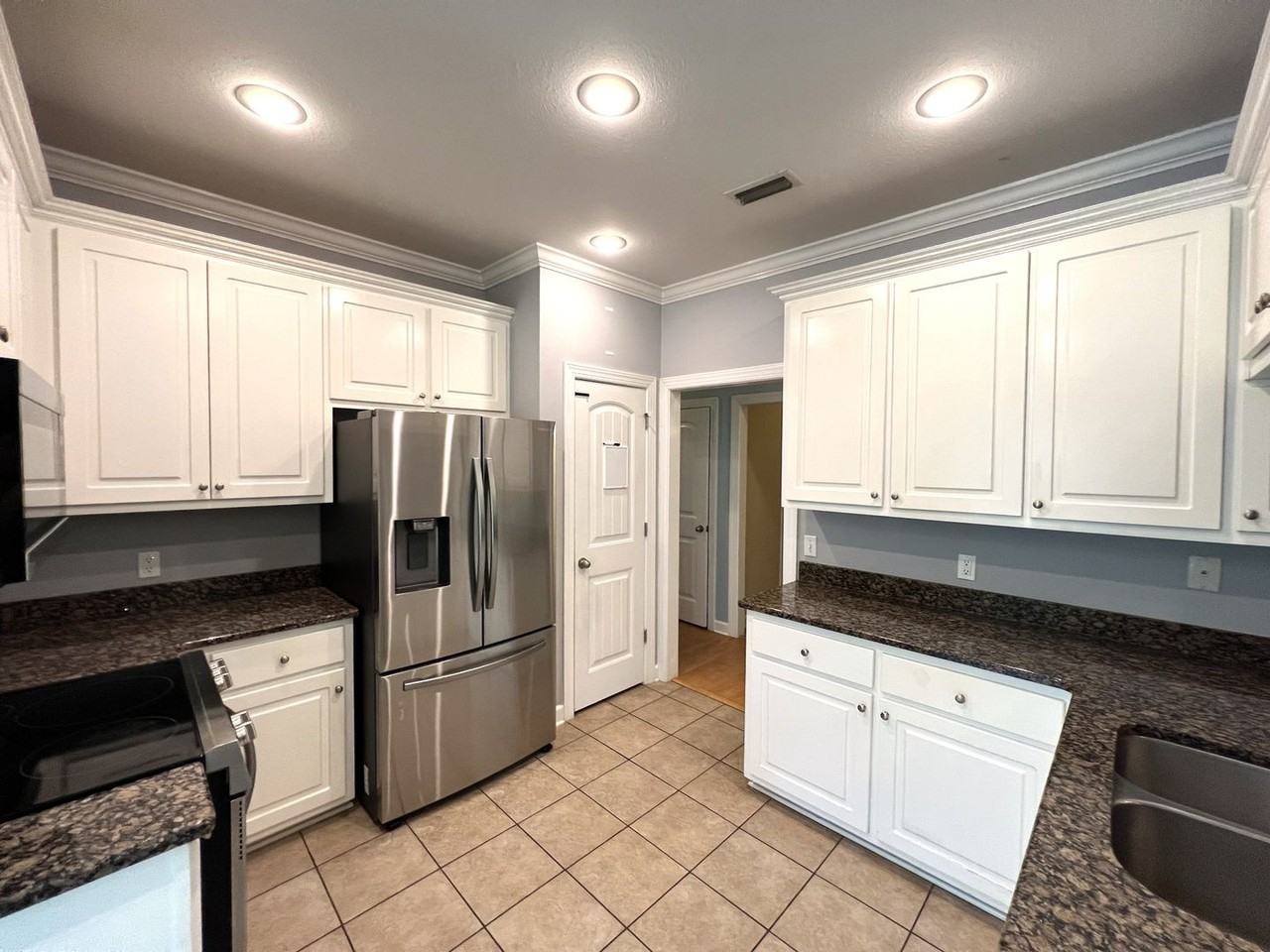123 W Edgewood Dr - Photo 3 of 18