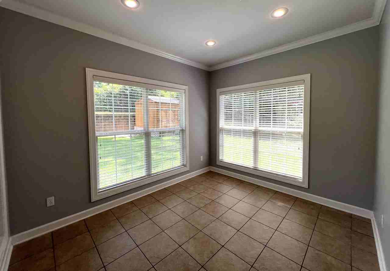 123 W Edgewood Dr - Photo 4 of 18