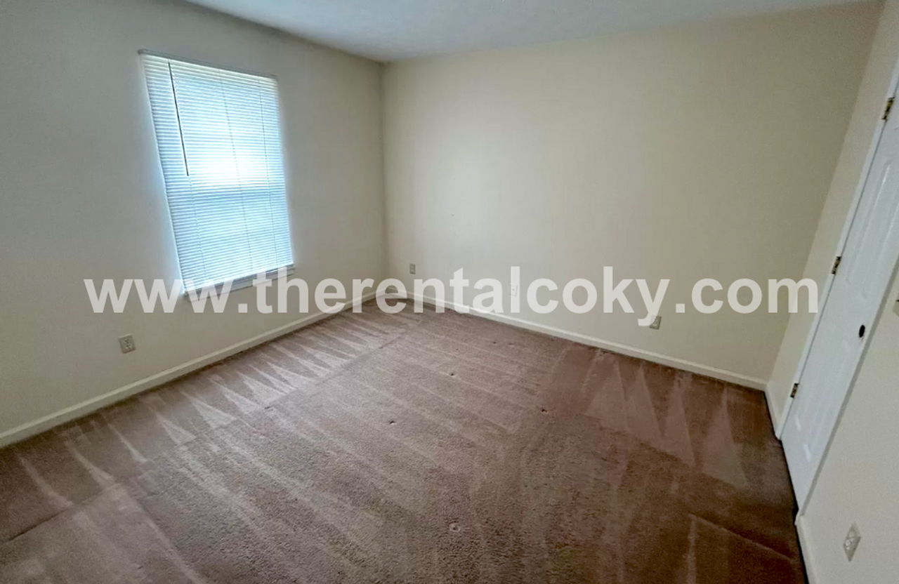 713 Marietha Dr - Photo 2 of 2