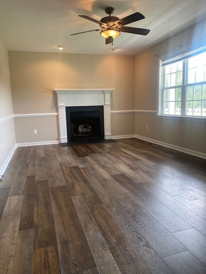 211 Koufax Dr - Photo 3 of 20