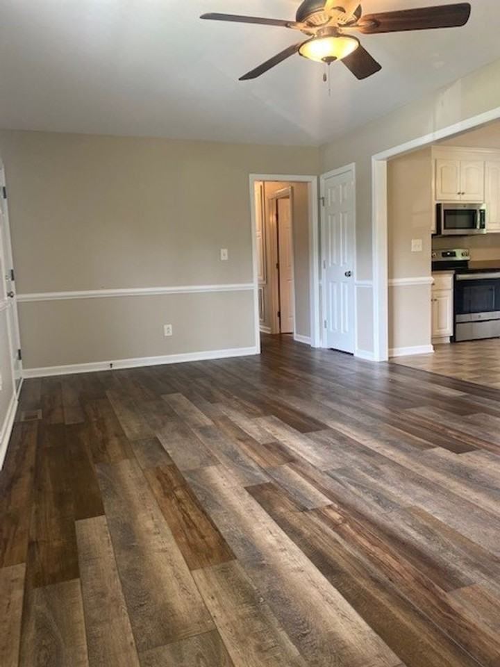 211 Koufax Dr - Photo 5 of 20