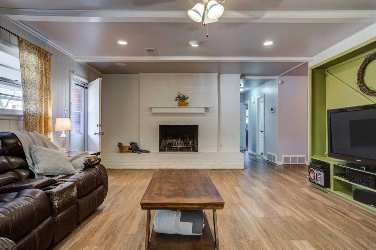 3610 48th St - Photo 4 of 16