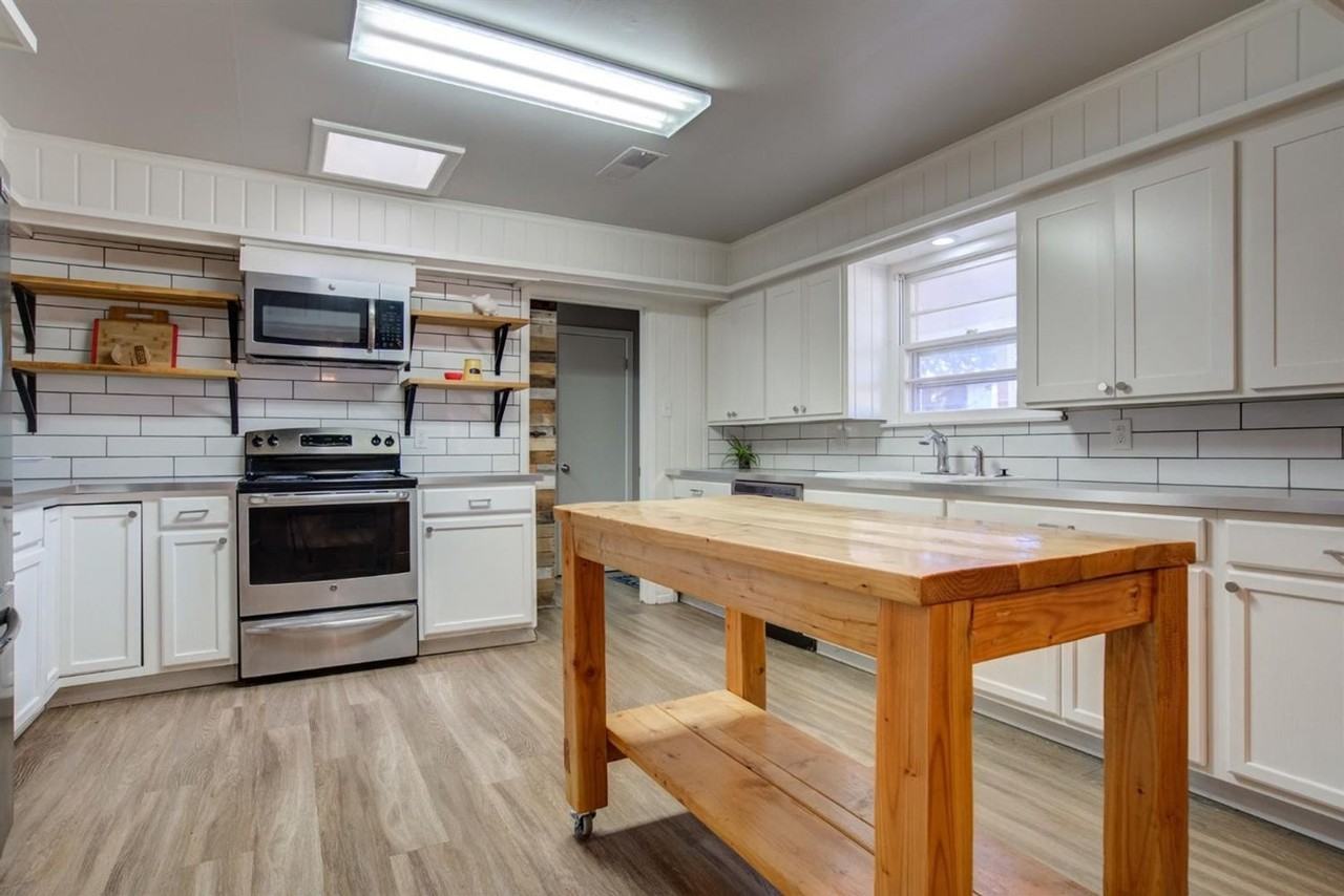 3610 48th St - Photo 6 of 16