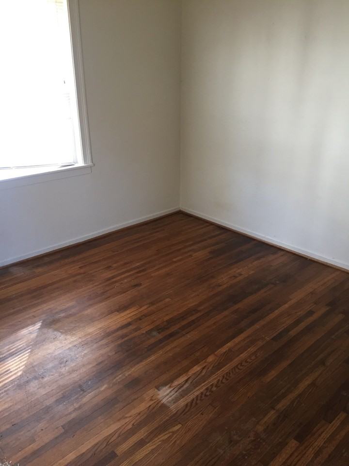 1005 1005 NANCY LANE - Photo 2 of 17