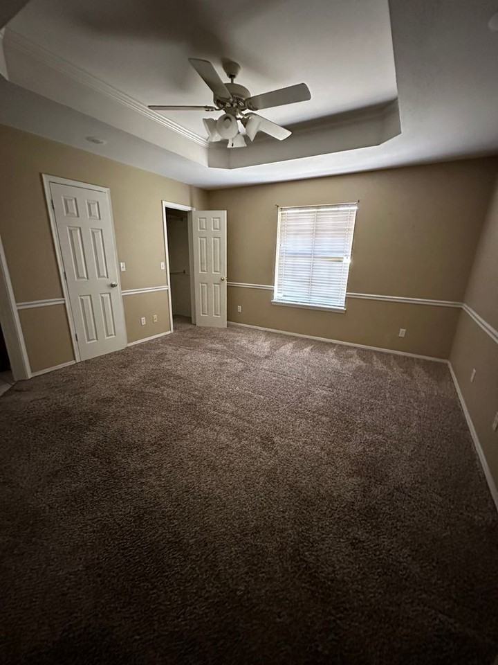 510 S Oak St - Photo 3 of 9