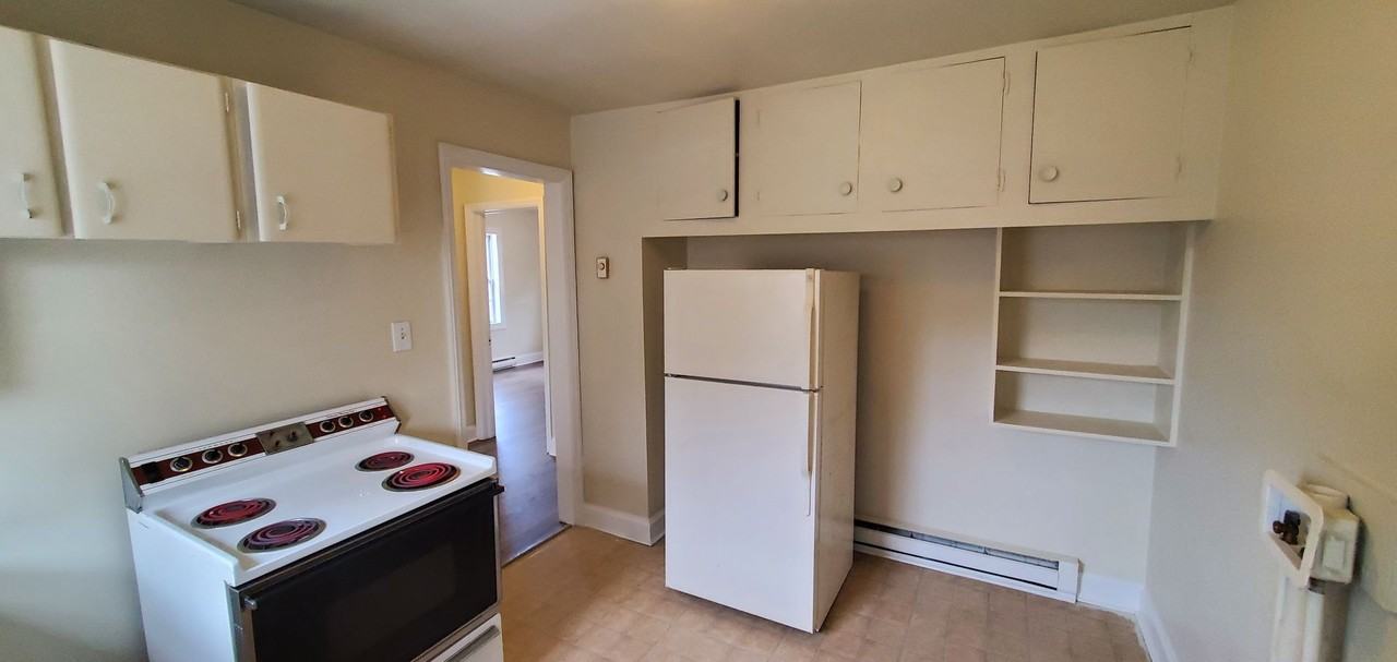 905 Grayland St Apt B - Photo 3 of 10