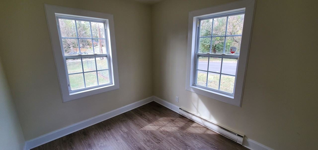 905 Grayland St Apt B - Photo 5 of 10