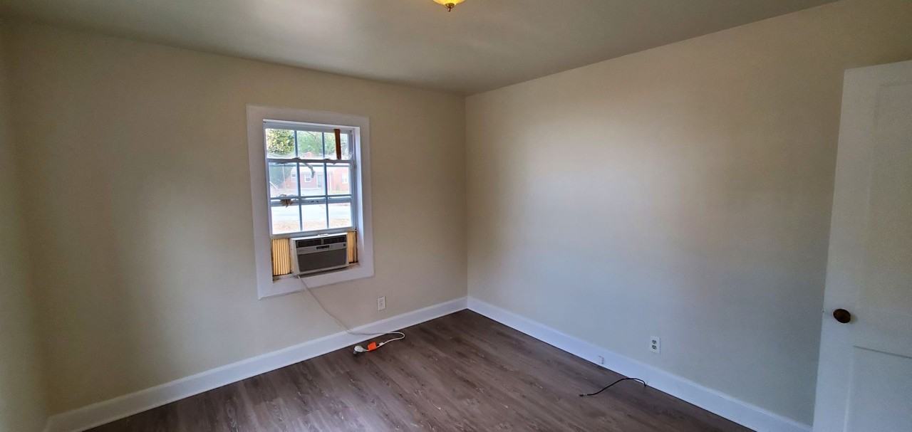 905 Grayland St Apt B - Photo 6 of 10