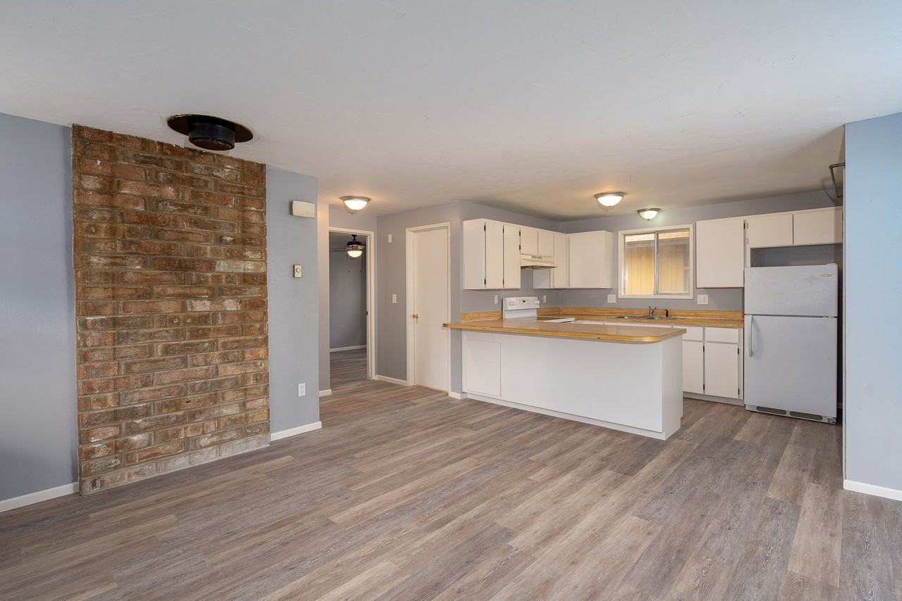 1632 E Elm Ave - Photo 3 of 15