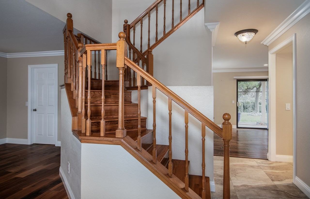 26253 Cresthaven Ct - Photo 7 of 37
