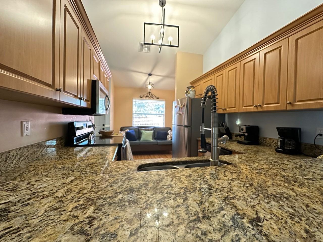 241 Robin Hood Cir - Photo 4 of 16