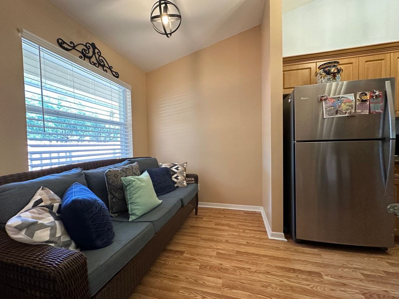 241 Robin Hood Cir - Photo 5 of 16