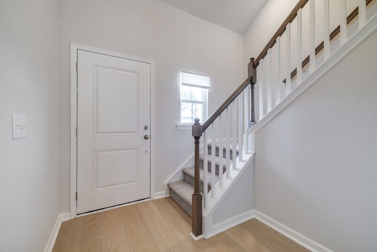 128 Holloway Hl - Photo 7 of 50