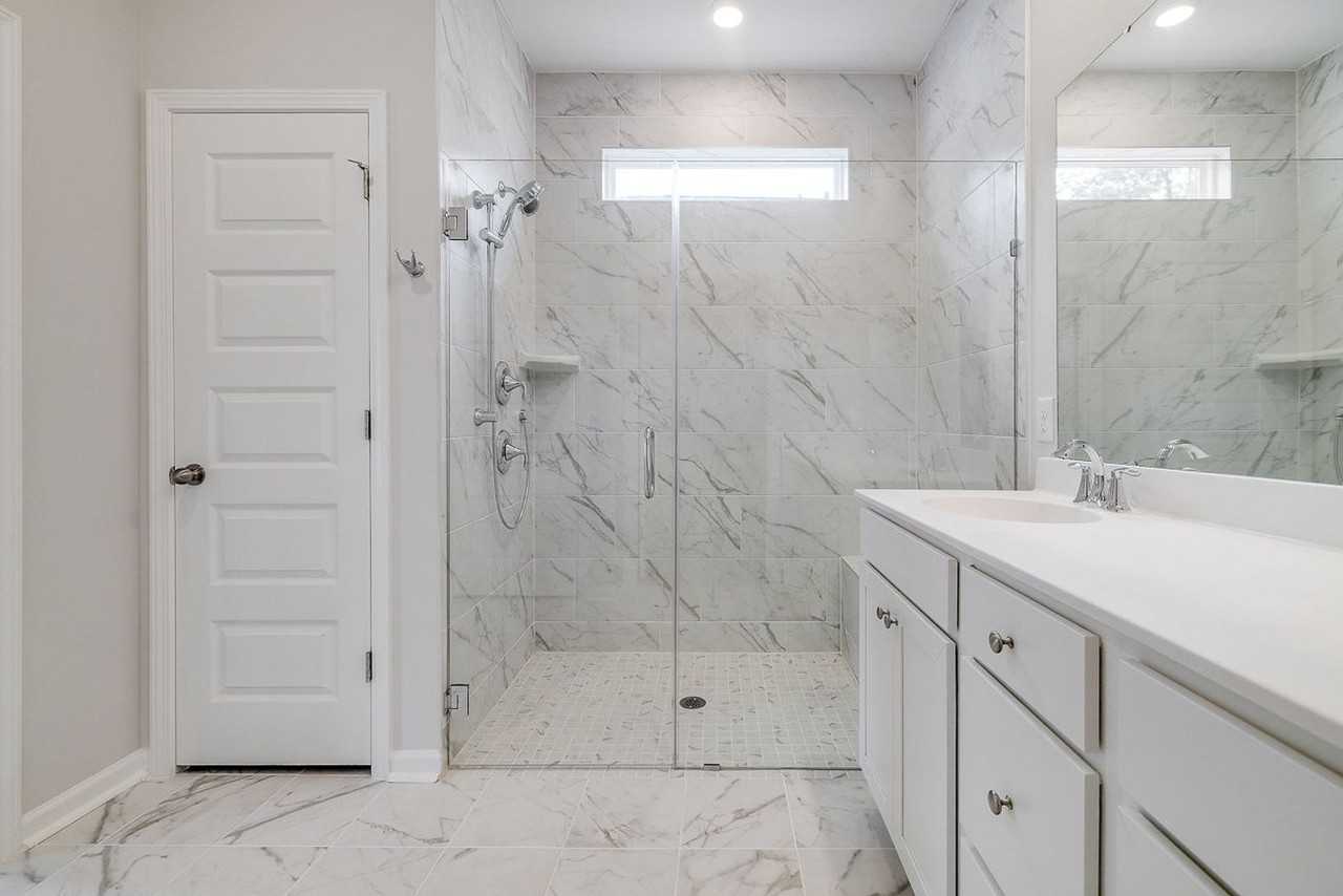 128 Holloway Hl - Photo 3 of 50