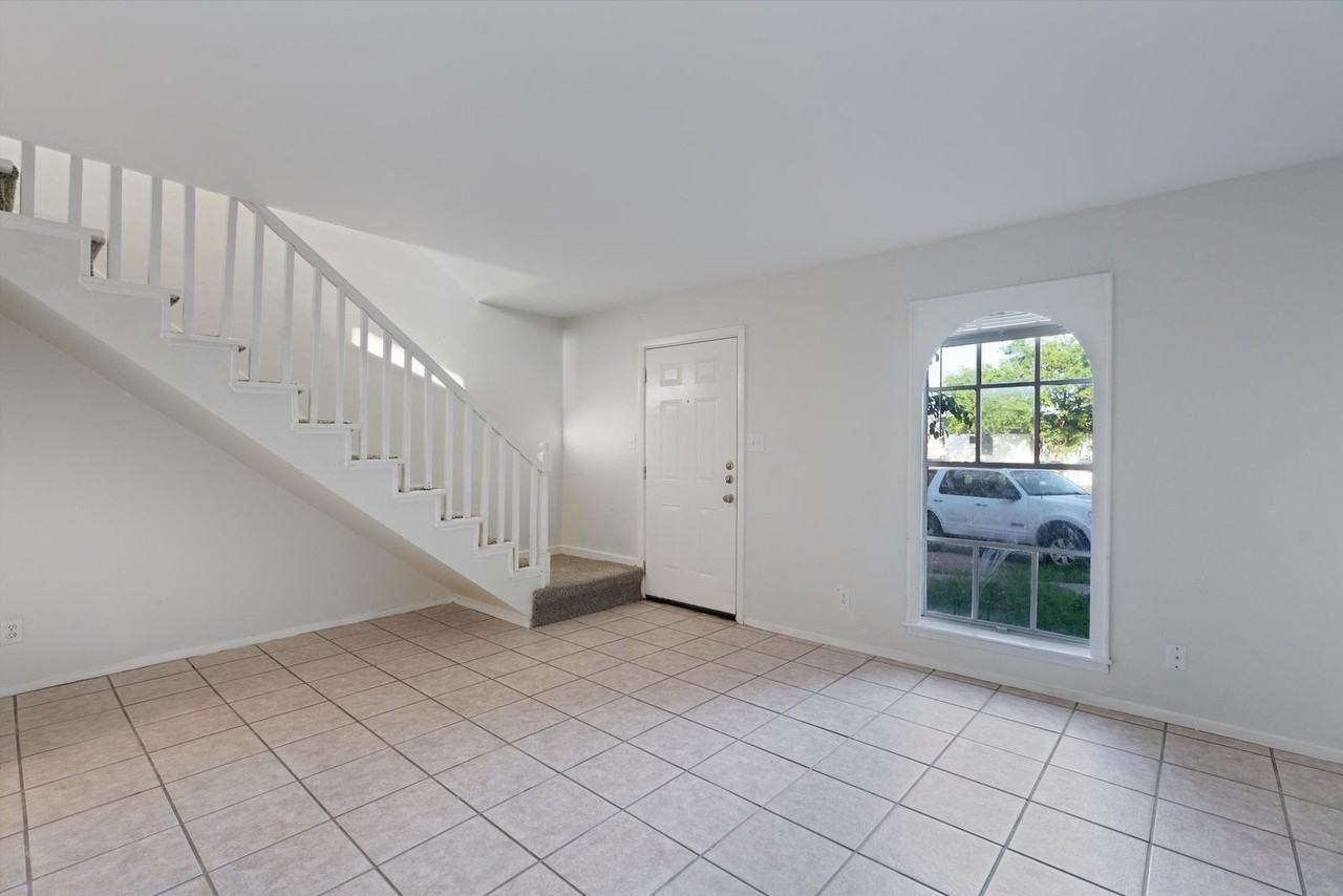 5800 Belmoor Dr #D - Photo 6 of 20