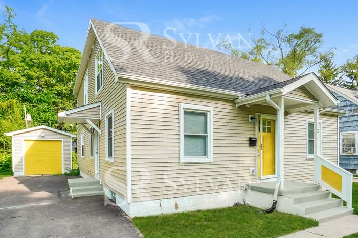 1121 Wellington Blvd - Photo 2 of 16